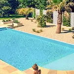 Maison Avec Piscine Et Jacuzzi Hébergement de vacances