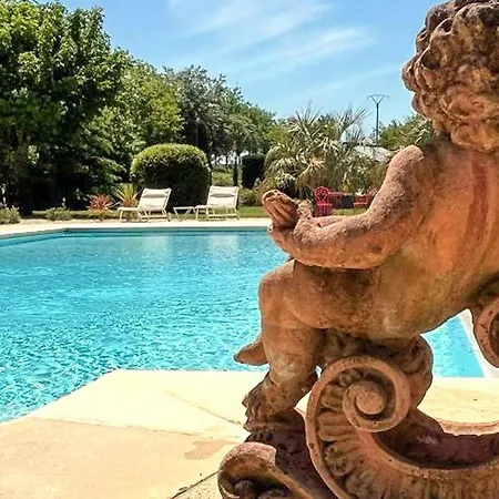 Дом отдыха Maison Avec Piscine Et Jacuzzi *