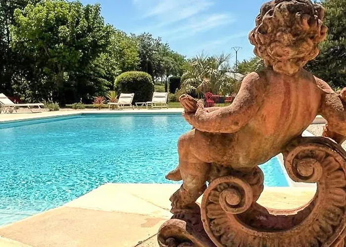 Hébergement de vacances Maison Avec Piscine Et Jacuzzi *